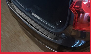 Защитная накладка на бампер Volvo V90 (черная глянцевая) фото