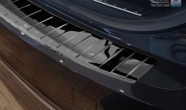 Защитная накладка на бампер Volvo V90 (черная глянцевая) фото