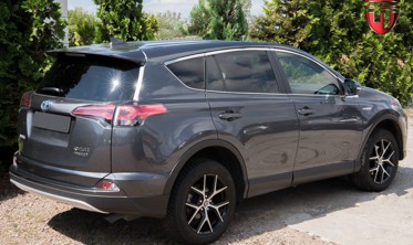 верхняя окантовка боковых окон Toyota RAV4 фото