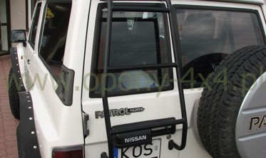 Лестница длинная  NISSAN PATROL Y60 фото