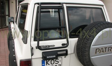 Лестница короткая NISSAN PATROL Y60 фото