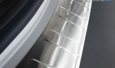 накладка на бампер с загибом и ребрами Renault Koleos II фото
