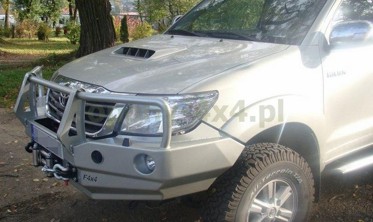 Захисна дуга переднього бампера Toyota Hilux (2011-2015) фото