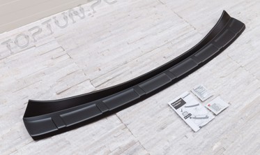 захисна накладка на багажник Toyota RAV4 фото