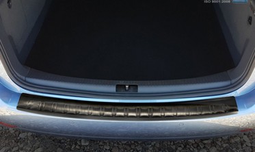 Защитная накладка на бампер с загибом Volkswagen Touran II черная фото