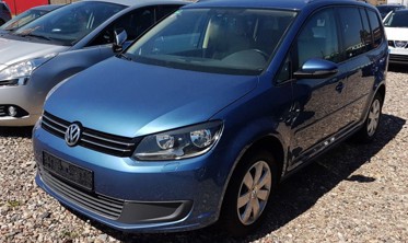 Защитная накладка на бампер с загибом Volkswagen Touran II черная фото