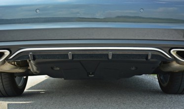 Центральний дифузор заднього бампера Mercedes W207 Coupe, Cabrio фото