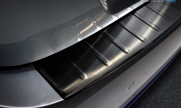 Захисна накладка на бампер Nissan Leaf II Hatchback (чорна) фото