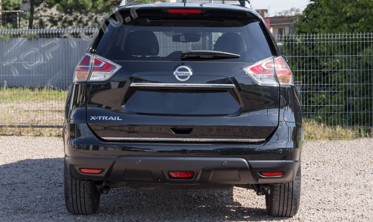 Накладка (ліства) на кришку багажника Nissan X-Trail фото
