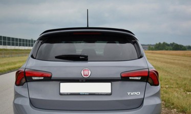 Накладка на спойлер крышки багажника Fiat Tipo Station Wagon S-Design  фото