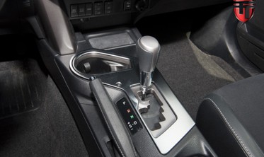 накладка центральної консолі Toyota RAV4 (автомат) фото