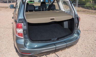 шторка-полка багажника Subaru Forester, бежевая фото