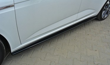 Бічні тюнінгові накладки Renault Megane Mk4 Hatchback фото