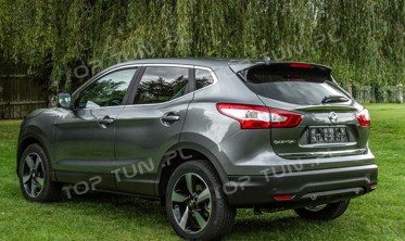 полированная накладка на крышку багажника Nissan Qashqai (нижняя) фото