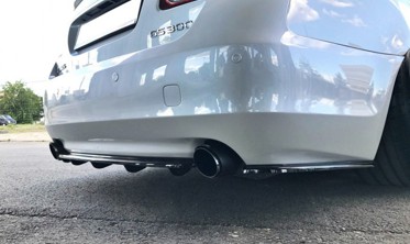Центральний дифузор заднього бампера Lexus GS 300 Mk3 Facelift (з вертикальними ребрами) фото
