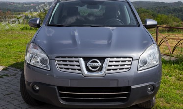 декоративні накладки переднього бампера Nissan Qashqai (2 шт.) фото