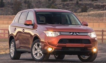 хром накладка на передний бампер Mitsubishi Outlander (дорест.) фото