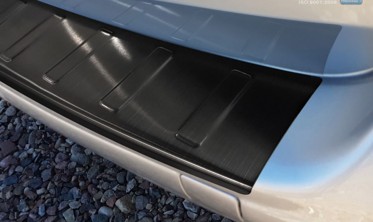 Захисна накладка на бампер із загином Peugeot 5008 чорна фото