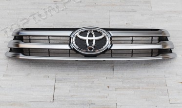 Решітка радіатора Toyota Hilux хромована фото