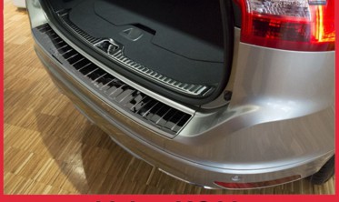 Захисна накладка на бампер Volvo XC60 (чорна глянсова) фото