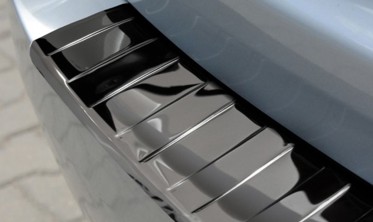 Защитная накладка на бампер BMW 5 F11 (черная глянцевая) фото