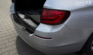 Защитная накладка на бампер BMW 5 F11 (черная глянцевая) фото