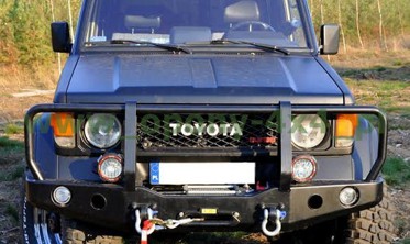 Защитная дуга силового бампера Toyota Land Cruiser J70 фото