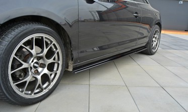 Накладки тюнинговые на пороги Renault Laguna mk3 Coupe фото