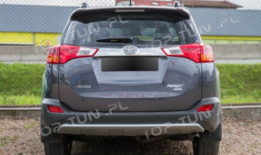 накладка на крышку багажника с вырезом под значек Toyota RAV4 фото