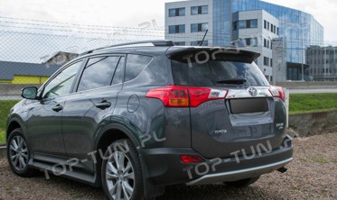 накладка на крышку багажника с вырезом под значек Toyota RAV4 фото