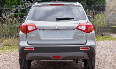 рамки задніх катафотів Suzuki Vitara II фото