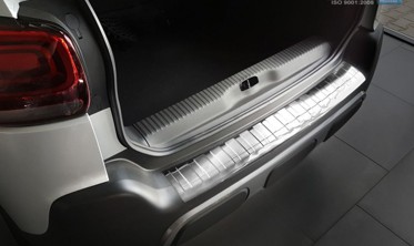 защитная накладка на бампер c загибом и ребрами Citroen C3 Aircorss II фото