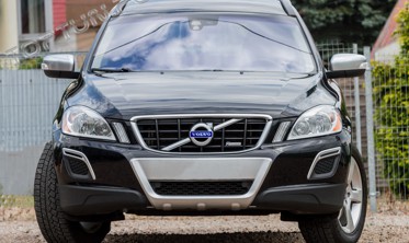Накладка переднього бампера Volvo XC60 фото