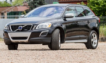 Накладка переднього бампера Volvo XC60 фото