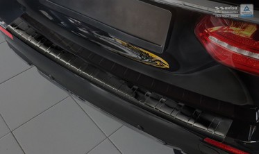 захисна накладка на бампер із загином та ребрами Mercedes E W213 (чорна) фото