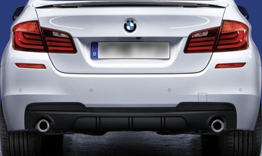 Диффузор задний BMW F10 М-пакет в стиле Performance под две выхлопные фото