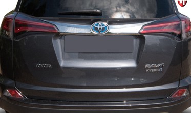 накладка на крышку багажника с вырезом под значек Toyota RAV4 (верхняя) фото