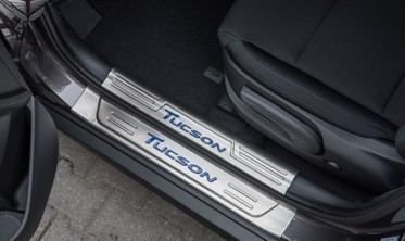 накладки на пороги з нержавіючої сталі Hyundai Tucson фото
