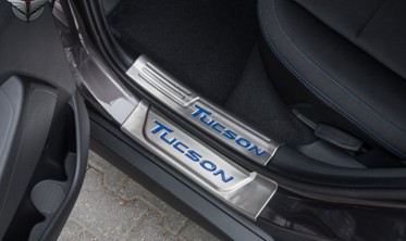 накладки на пороги з нержавіючої сталі Hyundai Tucson фото