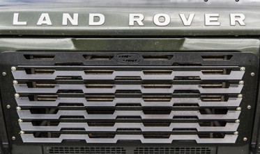 Радиаторная решетка Land Rover Defender фото