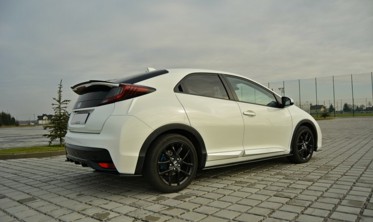 Накладка на спойлер багажника Honda Civic MK 9 рестайл фото
