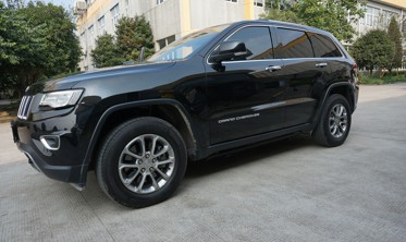 Електричні бічні пороги Jeep Grand Cherokee фото