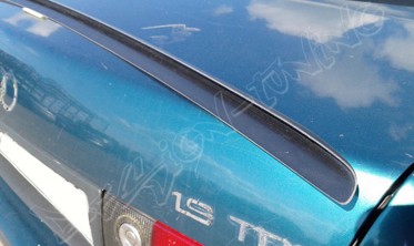 спойлер багажника Audi 80 тонкий abs фото