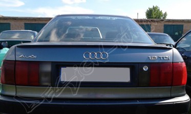 спойлер багажника Audi 80 тонкий abs фото