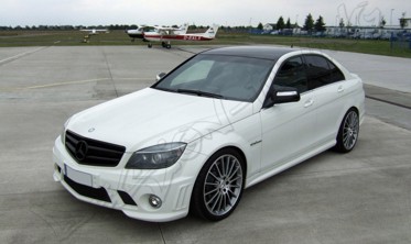 бампер передний Mercedes C W204 в стиле AMG фото
