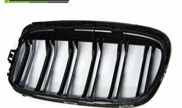 Решітка радіатора (ніздрі) BMW F45/F46 чорні глянсові фото