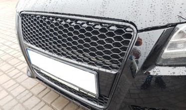Решітка радіатора AUDI A5 у стилі RS глянсово-чорна фото