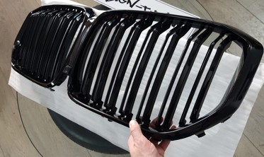 Решетка радиатора (ноздри) BMW X5 G05 М-стиль черная глянцевая фото