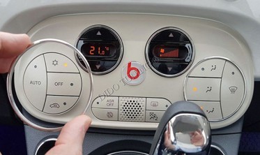 Хром кольца на вокруг кнопок климата Fiat 500  фото
