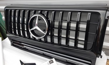 Решітка із зіркою Mercedes W463 G63 LOOK чорна глянсова фото
